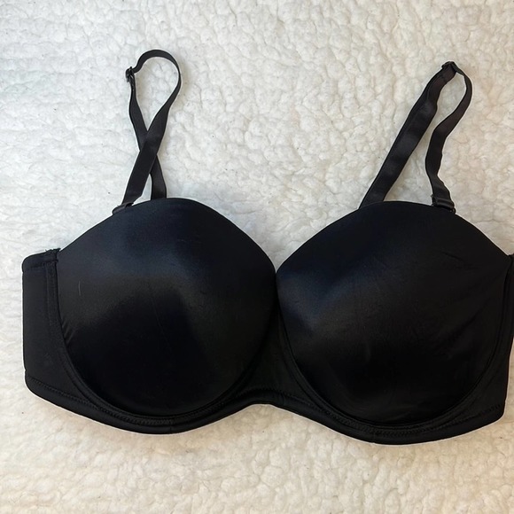 Enchanted Black Underwire - Strap Converts to Racerback. EUC. Size 44DD. - Picture 1 of 5